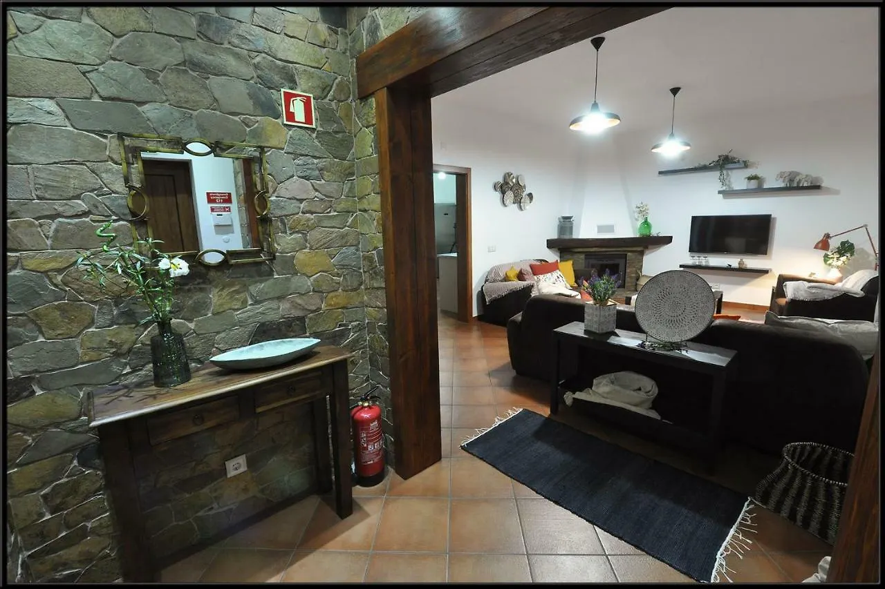 فيلا Casa Do Monte Q7 São Bartolomeu de Messines بيت خشبي